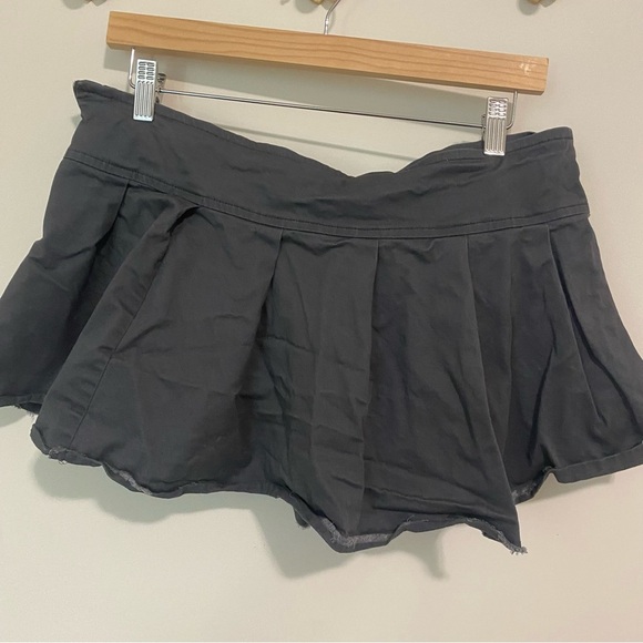 BDG Diego Belted Micro Mini Skirt size Large - Picture 6 of 7